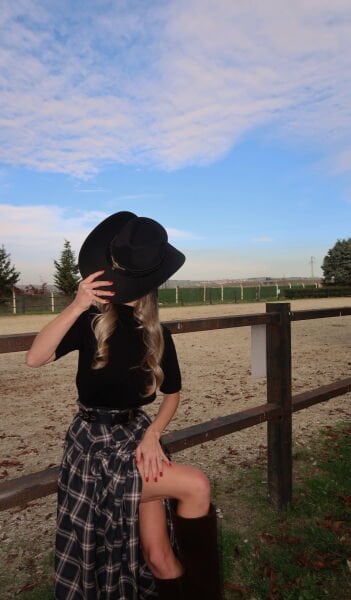 Siyah Kovboy Şapka