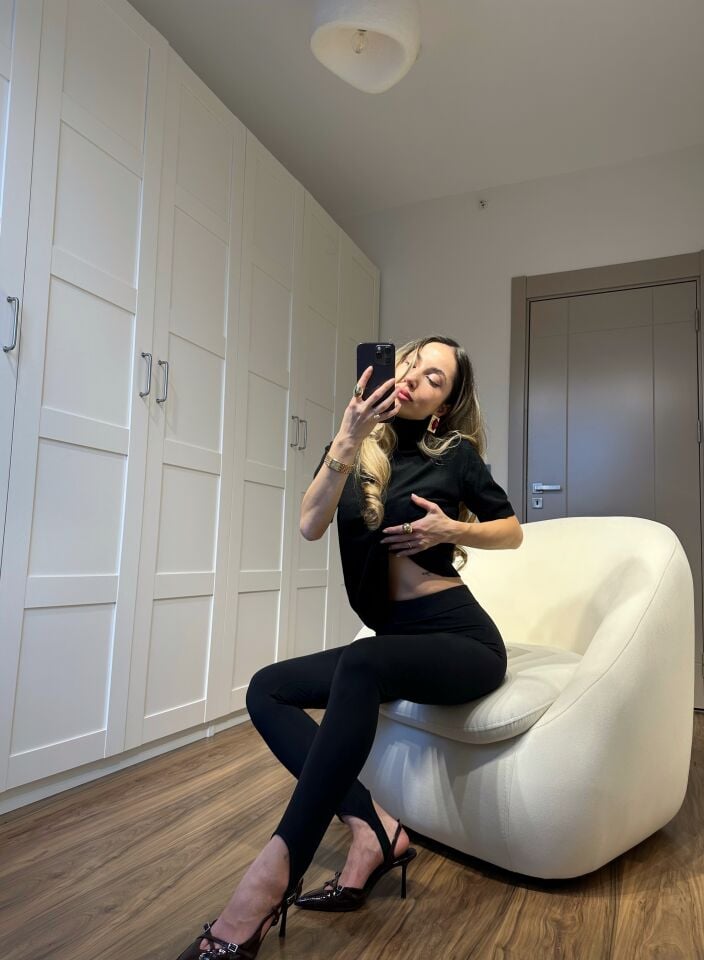 Siyah Paça Detaylı Toparlayıcı Tayt