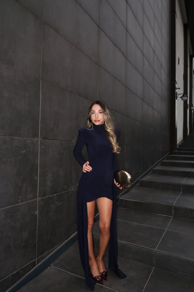 Lacivert Kuyruklu Elbise