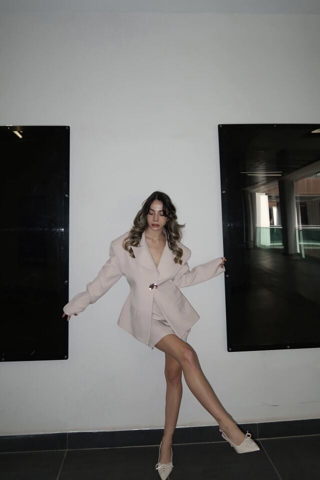 Krem Alec Vatkalı Ceket Etek Takım