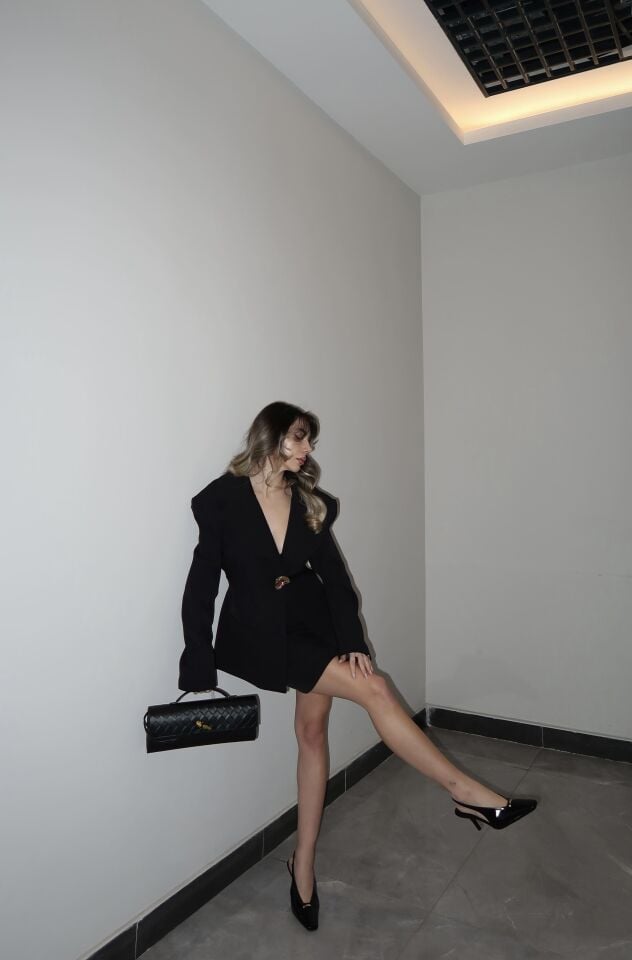 Siyah Alec Vatkalı Ceket Etek Takım